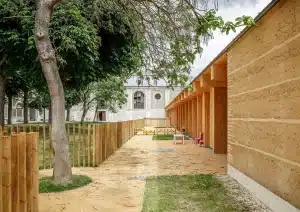 Entrée de la crèche de l'alma