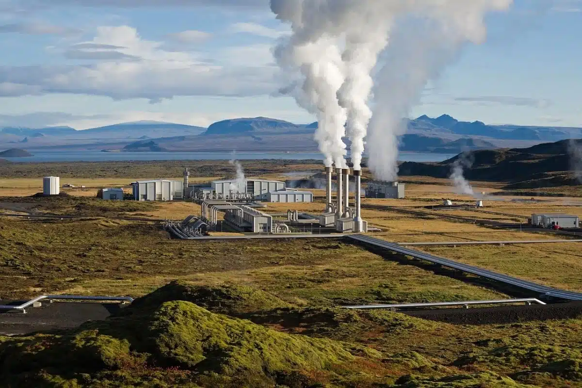Une usine qui rejette de l'eau
