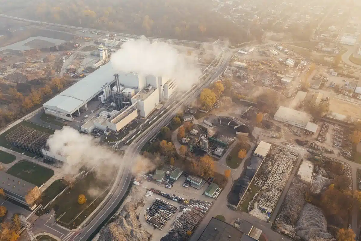 Une usine prise en photo de haut