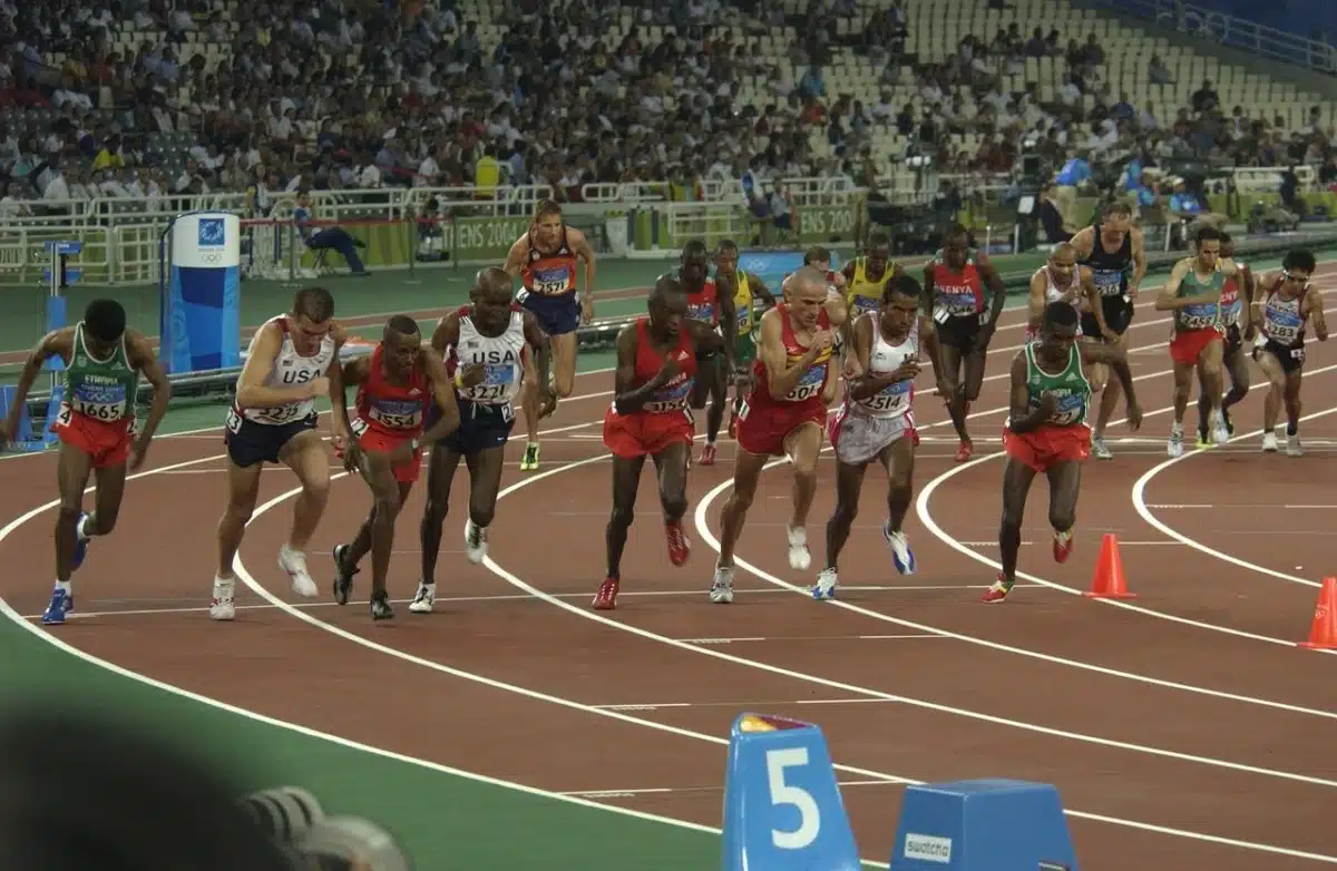 Coureurs des JO en pleine épreuve