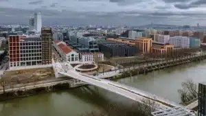 Une photo de ciel du village des jo