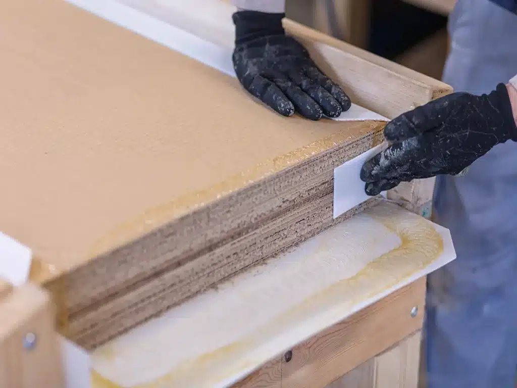 Papier carton recyclé pour vos murs