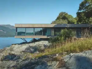 Maison en bois : une architecture pensée pour se fondre dans le paysage